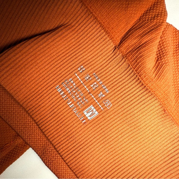 PrettyLittleThing Burnt Orange Activewear Top - Picture 6 of 11